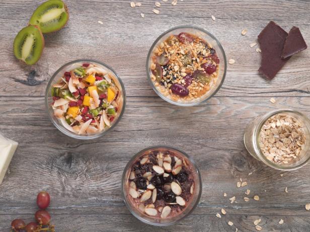 Zubereitung – Haferflocken ohne Kochen mit Milch und 3 Topping-Optionen