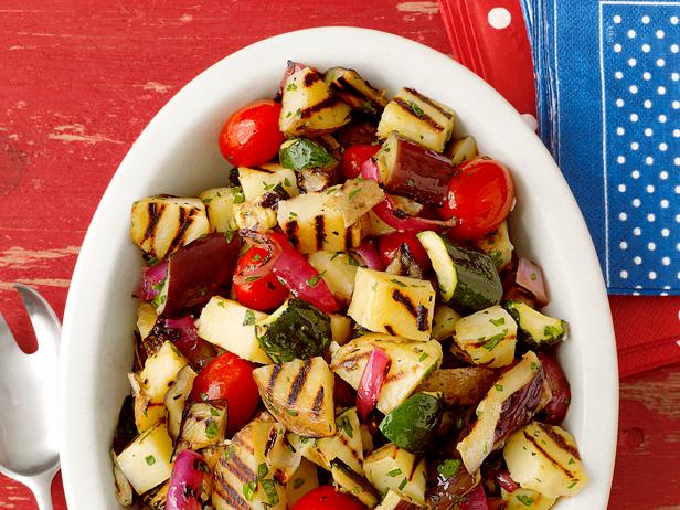 50. Izgara sebzeli patates salatası
