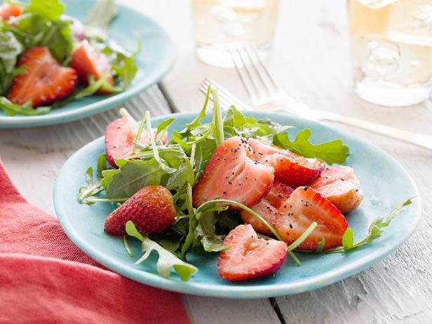 Foto des Gerichts – Salat mit Erdbeeren und Rucola