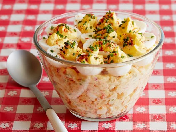Foto des Gerichts – Nudelsalat mit gefüllten Eiern