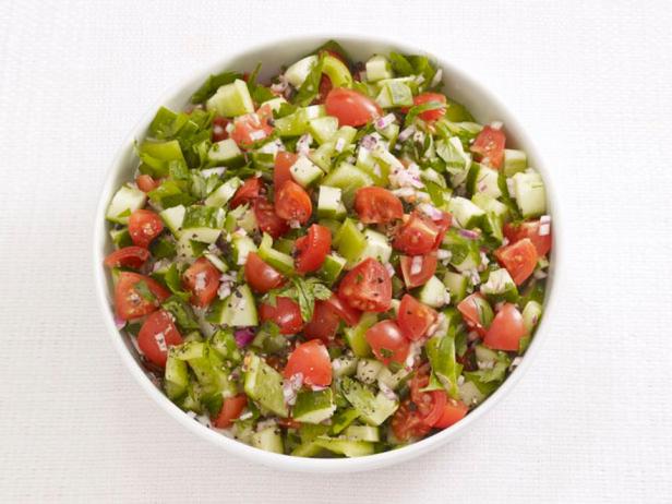 Foto des Gerichts – Salat mit Tomaten, Gurken und Paprika