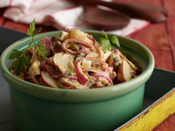 Foto des Gerichts – Kartoffelsalat nach texanischer Art mit Senf und eingelegten Zwiebeln