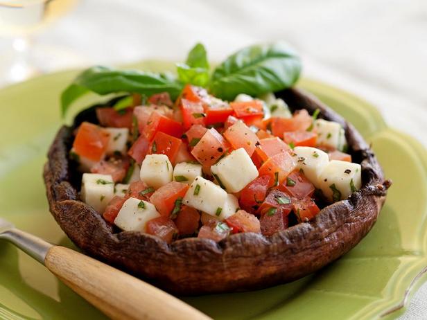 Foto des Gerichts – Caprese-Salat mit gegrillten Champignons