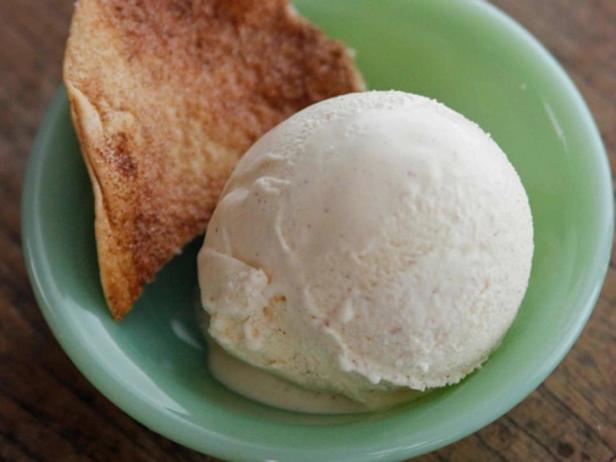 Foto des Gerichts – Zimteis mit Zuckerkeksen