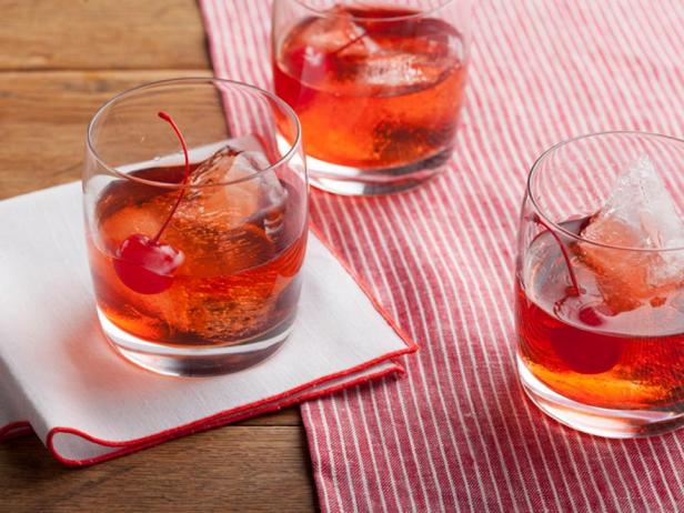Cocktailfoto – Little Italy (Manhattan mit Aperol)