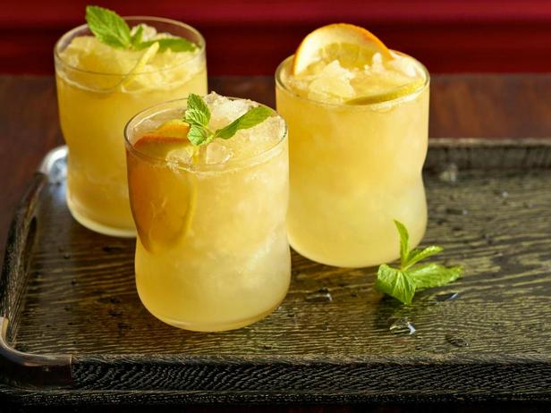Cocktailfoto – Sprudelnde Bourbon-Limonade