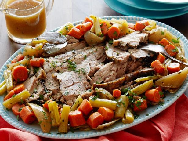 So bereiten Sie einen Schweinebraten aus dem Slow Cooker zu