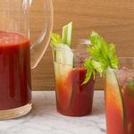 Bloody Mary Cocktail im Krug