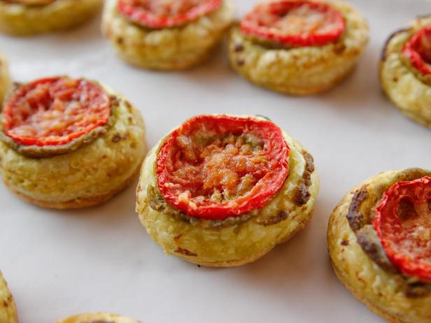 Kuidas teha - lehttainast tartlette tomatitega