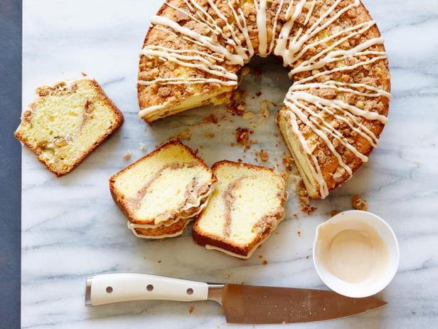 So backen Sie einen Nuss-Streuselkuchen