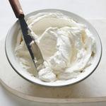 Proteinbuttercreme auf Schweizer Baiser