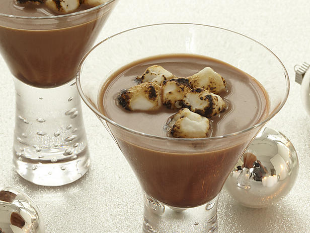 So bereiten Sie einen S'mores-Cocktail zu