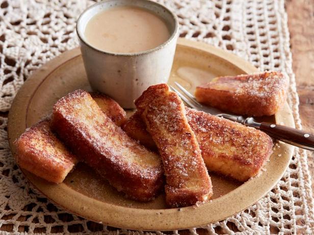 So bereiten Sie French Toast Churros mit Orangenglasur zu