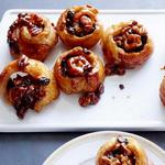 Einfache, klebrige Brötchen aus Blätterteig