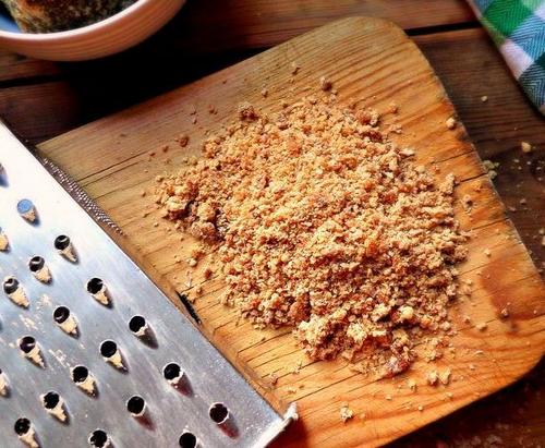 كعكات بيدراس (الحجارة) – مخبوزات مصنوعة من خبز الأمس