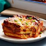 Lasagne mit Käsetoasts und Tomatensuppe