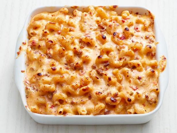 Rezept für mexikanische Makkaroni mit Käse und Putenwurst