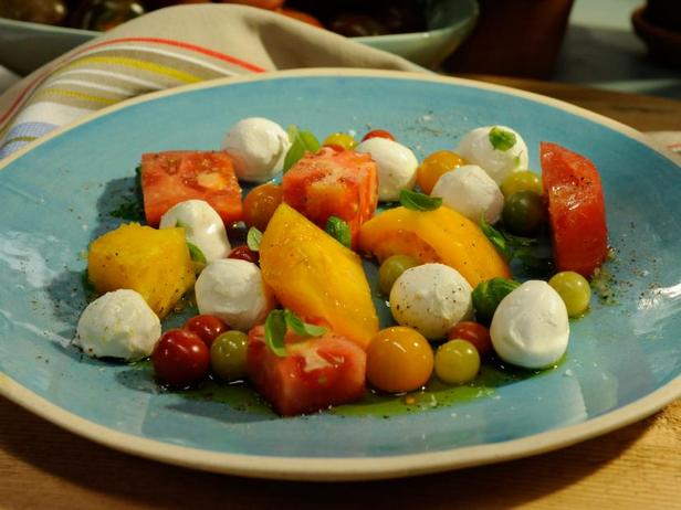 Zubereitung - Caprese mit Tomaten und Bocconcini-Mozzarella