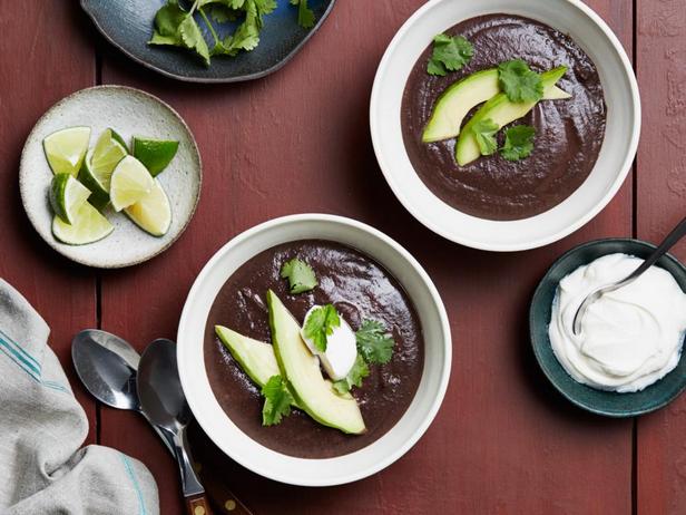 Foto des Gerichts – Schwarze-Bohnen-Suppe aus dem Schongarer