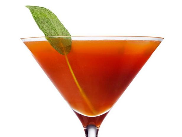 Foto – Eistee mit Whisky und Salbei
