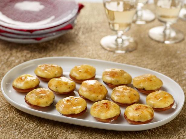 So macht man Mini-Crème-Brûlée-Törtchen