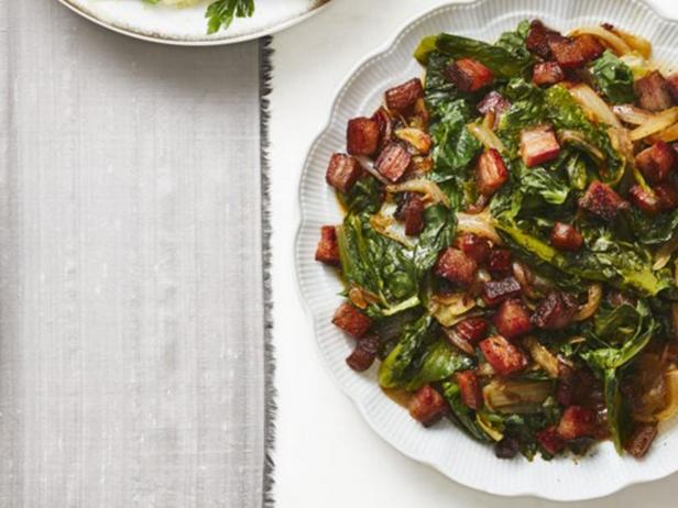 Pastırmalı Haşlanmış Escarole Nasıl Yapılır?