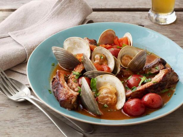 Foto des Gerichts – Muschelsuppe mit in Bier geschmorten Schweinerippchen