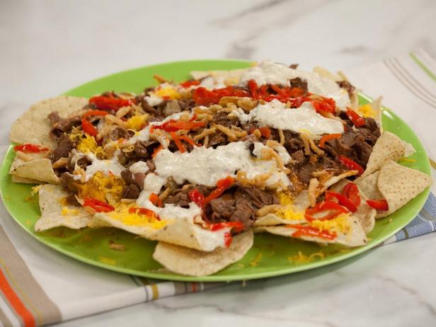 Ein Foto des Gerichts – Nachos mit Roastbeef in Barbecue-Sauce