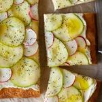 Offene Pastete mit Gemüsecarpaccio