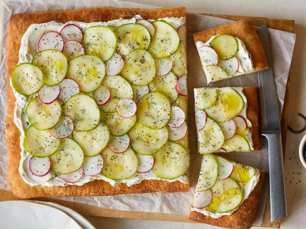 طريقة التحضير - فطيرة مفتوحة مع كارباتشيو الخضار