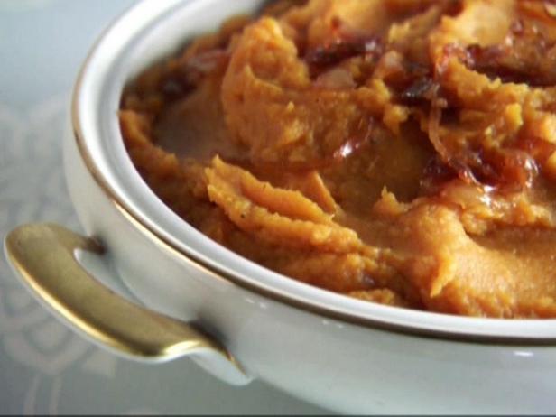 Foto des Gerichts – Süßkartoffelpüree mit Ahornsirup und karamellisierten Zwiebeln
