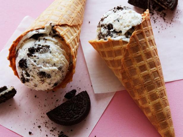 Gelato al biscotto con gocce di cioccolato