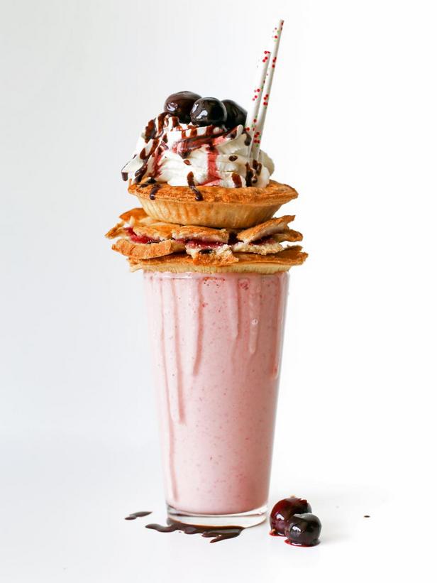 Schokoladen-Kirsch-Milchshake