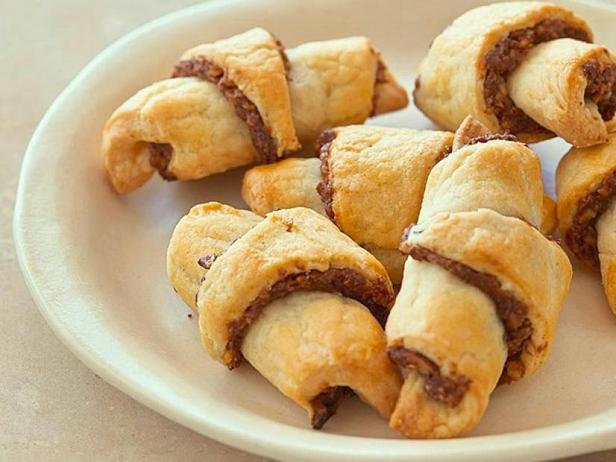 음식 사진 - 코티지 치즈 크루아상과 대추