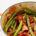 فاصوليا خضراء مطهوة مع الطماطم