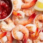 كوكتيل روبيان مع الكاتشب وصلصة الفجل