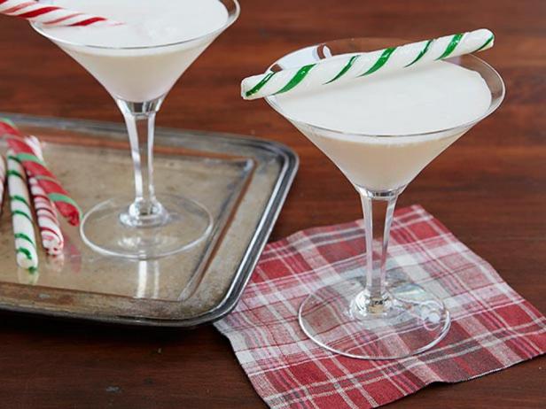 Foto – Weihnachtlicher Zuckerstangen-Cocktail