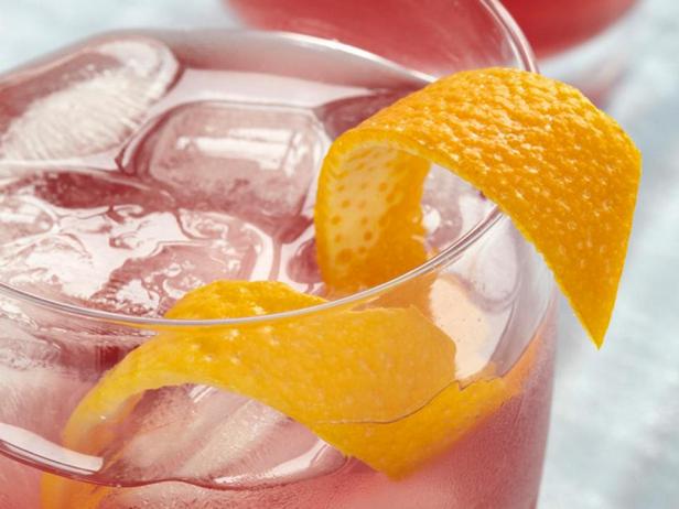 Foto – Erfrischender Orangen-Johannisbeer-Cocktail