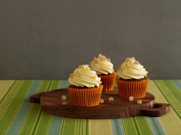 Foto des Gerichts – Lebkuchen-Cupcakes mit Buttercreme und karamellisierter Mango