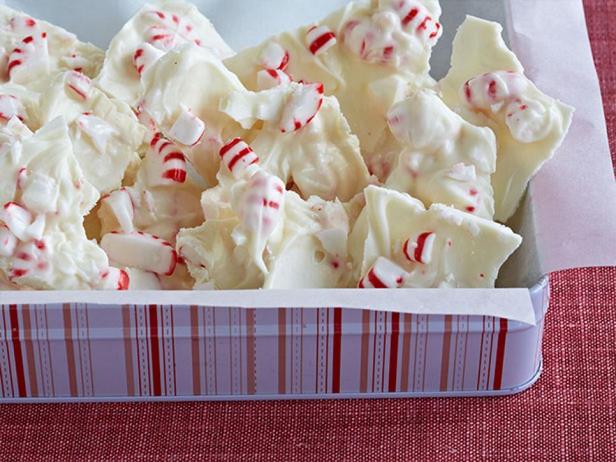 Foto des Gerichts – Weiße Schokoladentafel mit Minzbonbons