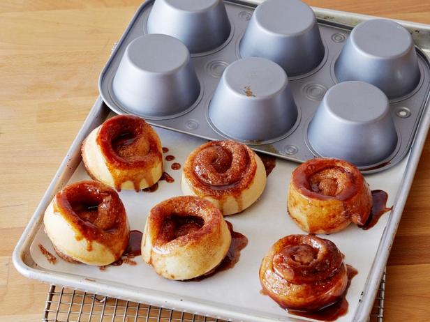 Die Brötchen umdrehen