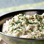 Babaganoush ist eine nahöstliche Vorspeise aus gebackenen Auberginen.