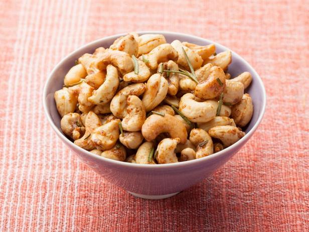 Geröstete Cashewnüsse mit Rosmarin