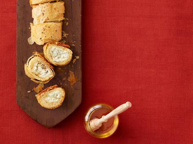 Blauschimmelkäse-Pekannuss-Strudel