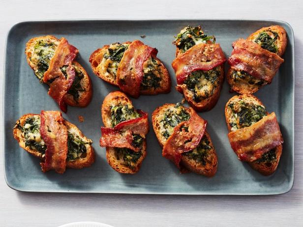 Spinat-Crostini im Speckmantel