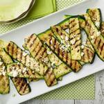 Geröstete Zucchini mit Kräutersalz und Feta