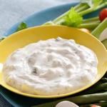 Joghurtsauce mit Dill und Gurke
