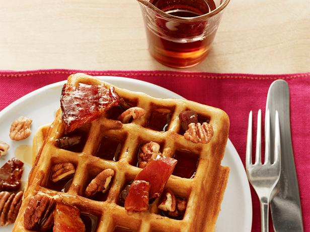 37. Waffeln mit Speck und Nüssen