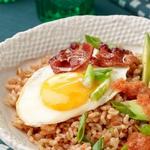 طبق أرز مع بيض مقلي وكيمتشي