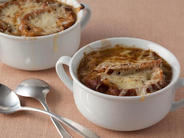 شوربة البصل الفرنسية الثلاثية